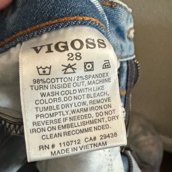 Pick three jeans for $20!! Vigoss brand jeans. Light denim color. Size 28. - Picture 3 of 4